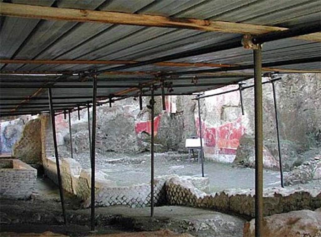 House of Dionysiac Reliefs, Herculaneum. 2005. Looking from room (n) to room (m), with painted walls.